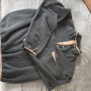 Patagonia Charcoal Fleece with Peach Trim